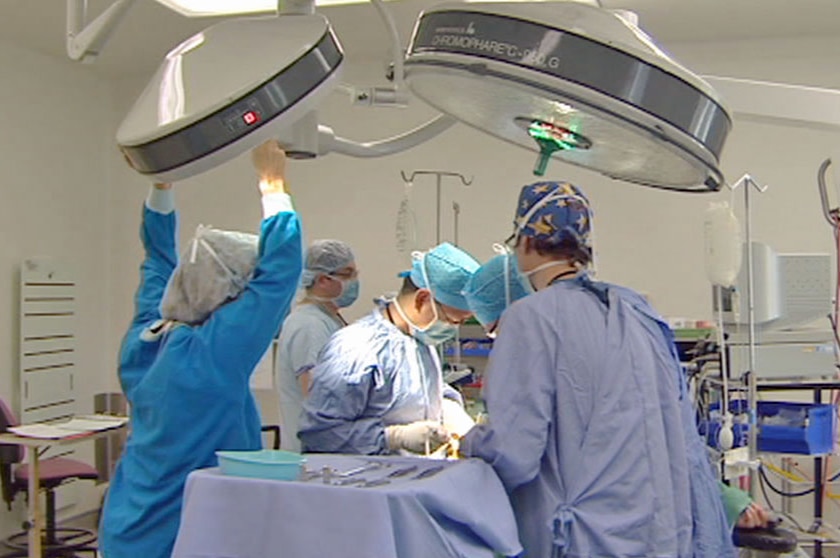 There has been a six per cent drop in the number of people on the ACT's public hospitals elective surgery list according to a new report.