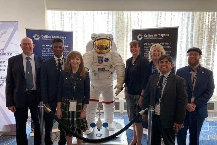 Kate Ellis Hayes con la delegazione vittoriana all'International Space Trade Summit nel 2019. 