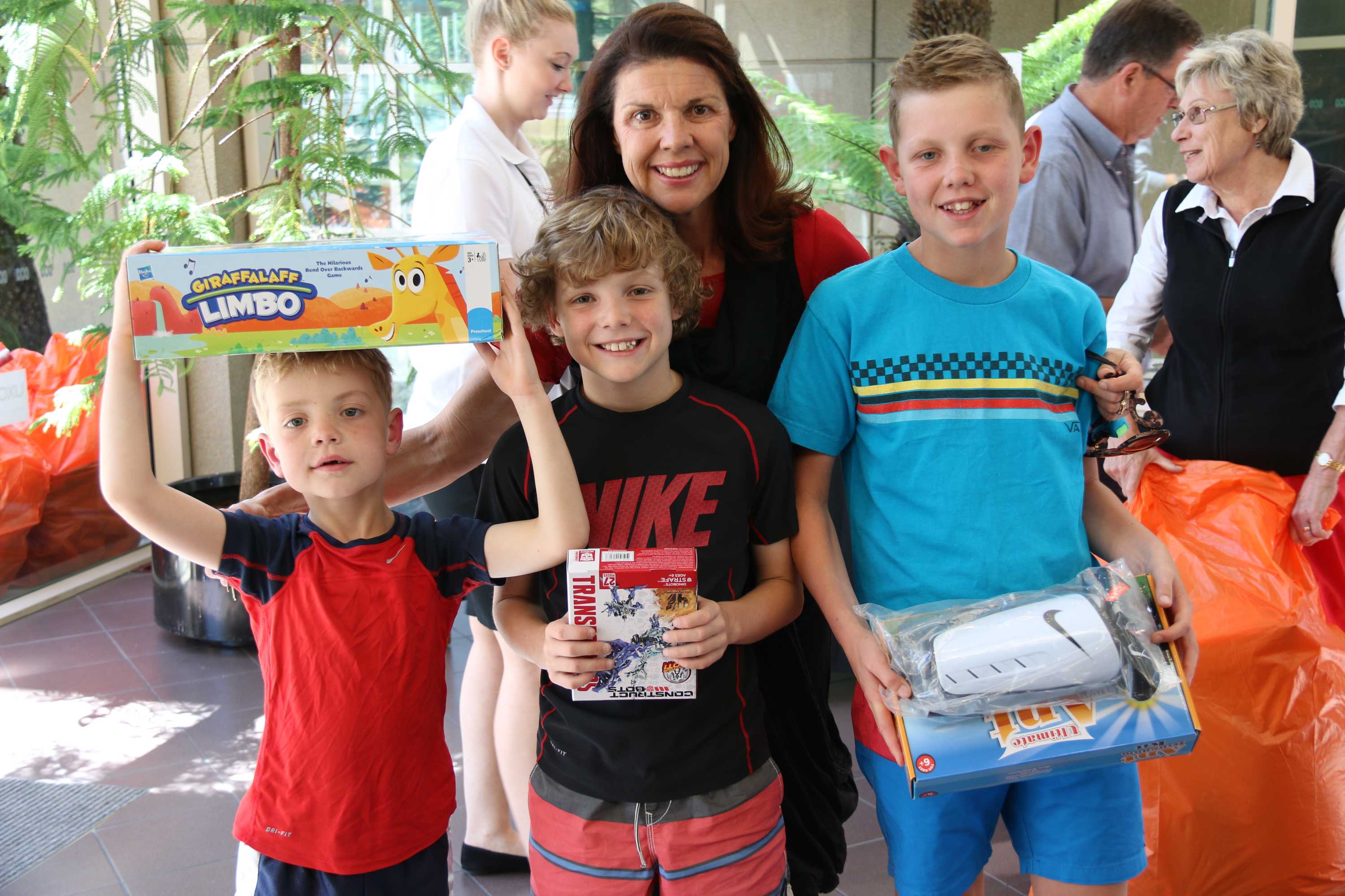 Thousands of dollars and gifts donated to ABC Giving Tree for Tasmania ...