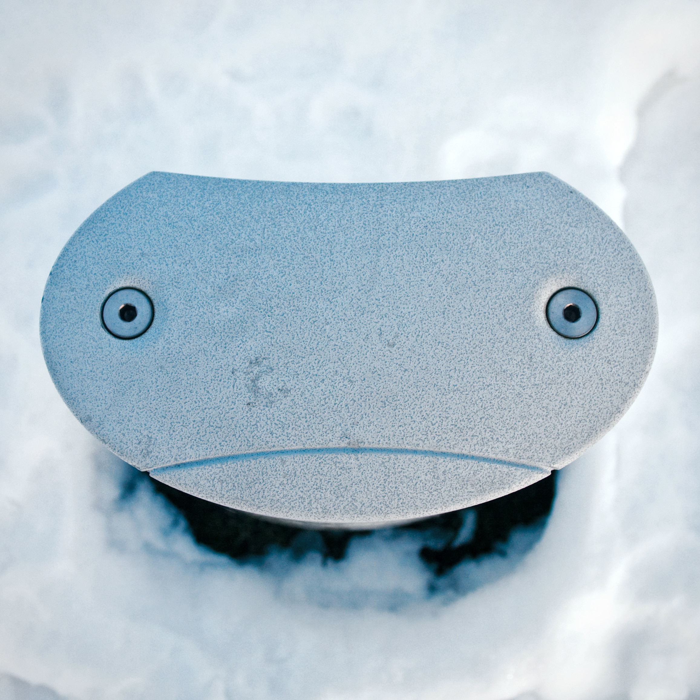 Do you see a face in this image? If you do, it's probably male, researchers say