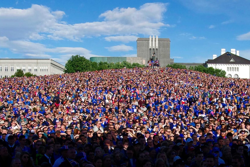 Thousands flock to welcome Iceland team in Reykjavik