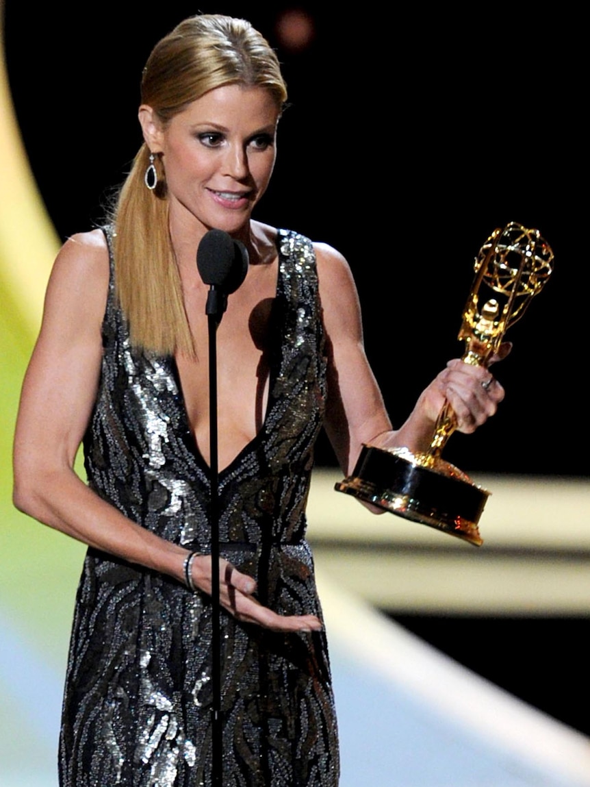 Julie Bowen wins the Outstanding Supporting Actress in a Comedy Series award at the Emmys