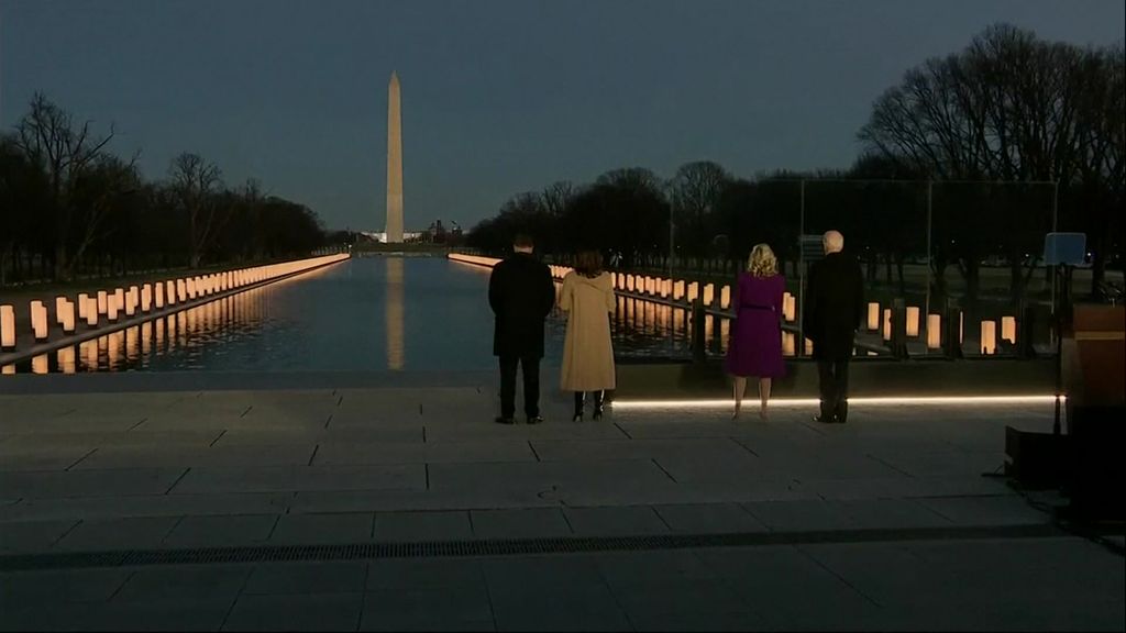 Kamala Harris and Joe Biden honour COVID-19 in ceremony at Lincoln Memorial