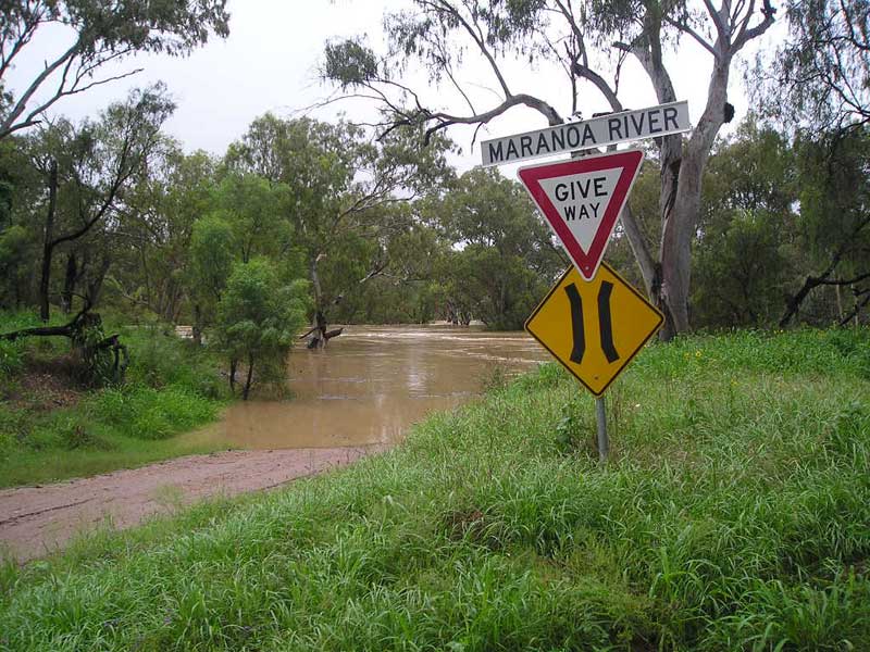 Flood clean-up underway at Roma - ABC News