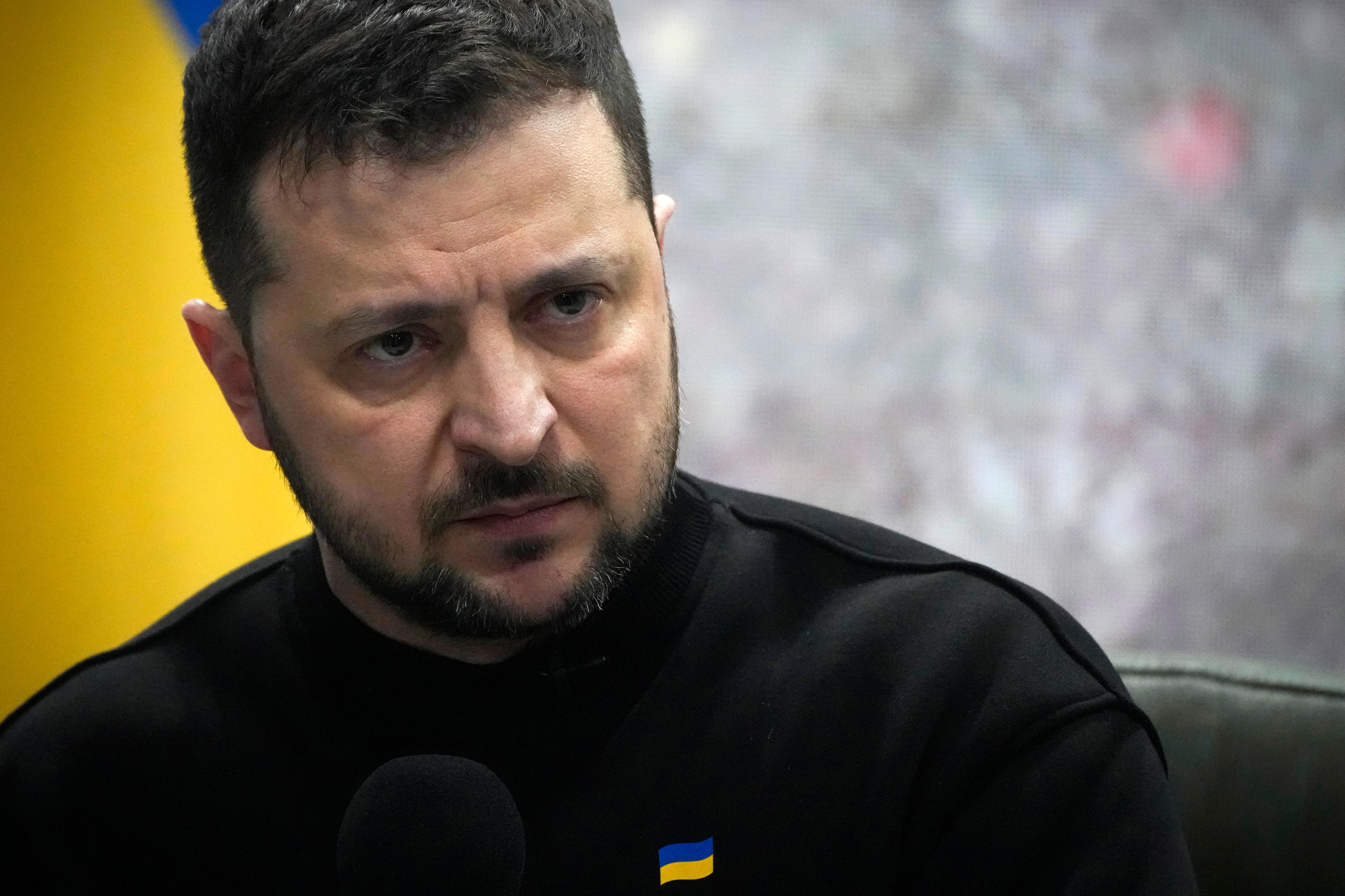 Ukraine's President Volodymyr Zelenskyy Vows Not To Retreat From ...