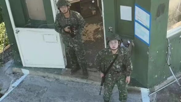 Taïwan va installer des défenses contre les drones après la publication sur les réseaux sociaux chinois d’une vidéo de soldats lançant des pierres
