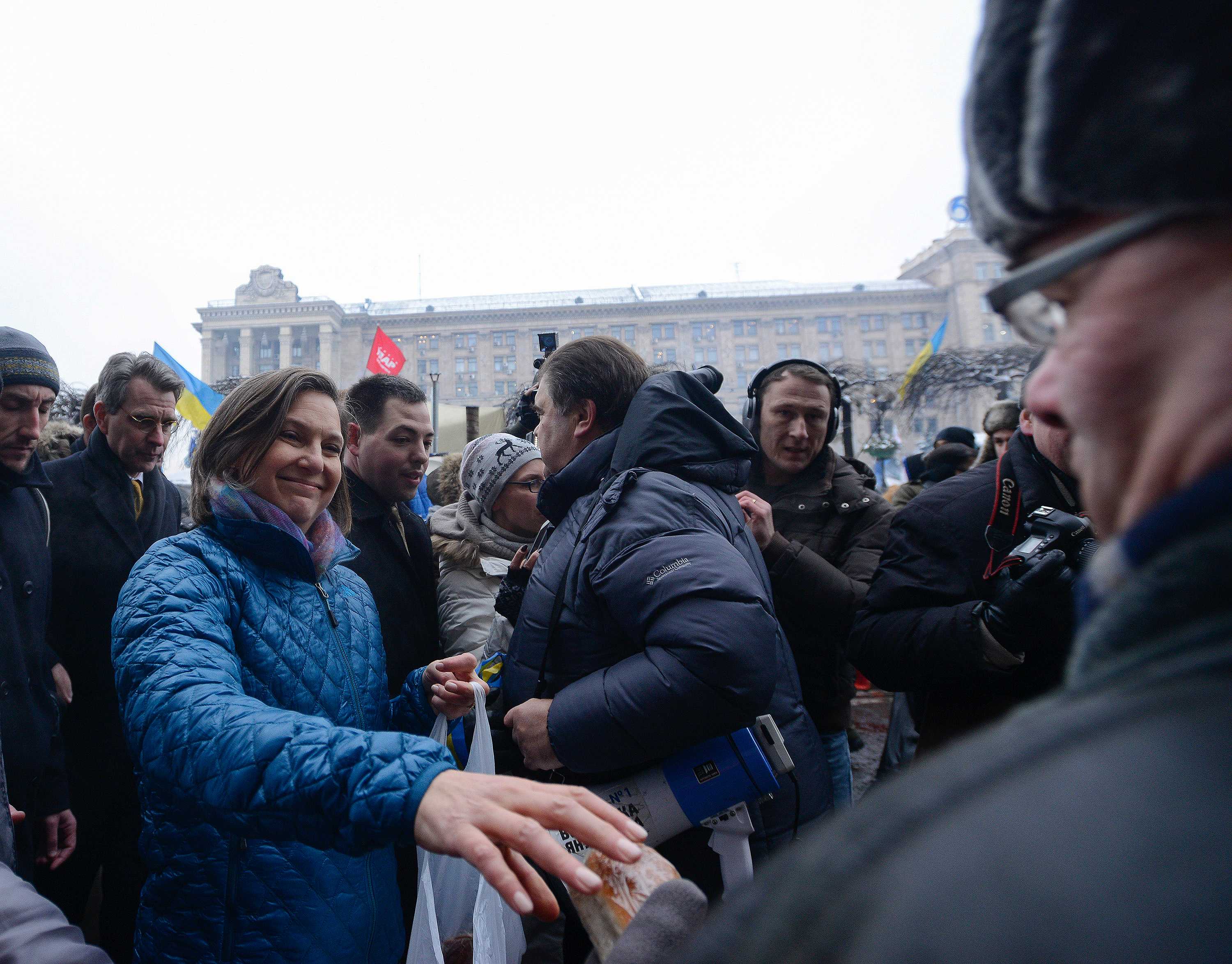 Ukraine crisis US, Europe weighing deeper Russia sanctions as official