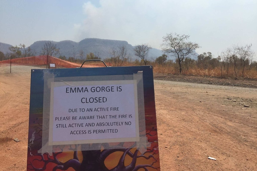 Sign showing Emma Gorge is closed