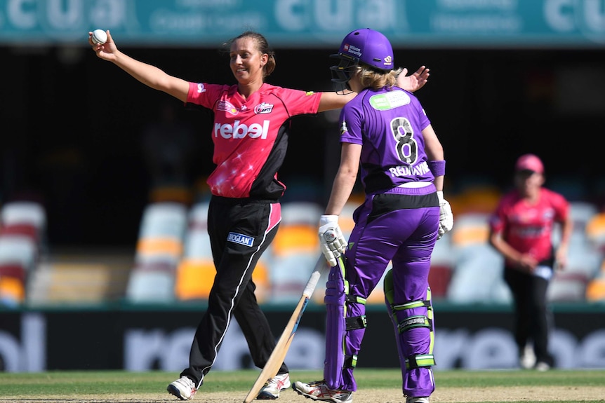 Ashleigh Gardner celebrates wicket for the Sixers