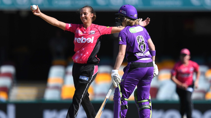 Ashleigh Gardner celebrates wicket for the Sixers