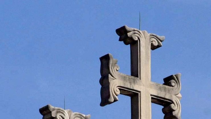 Ex-priest denies abusing altar boys in 1970s