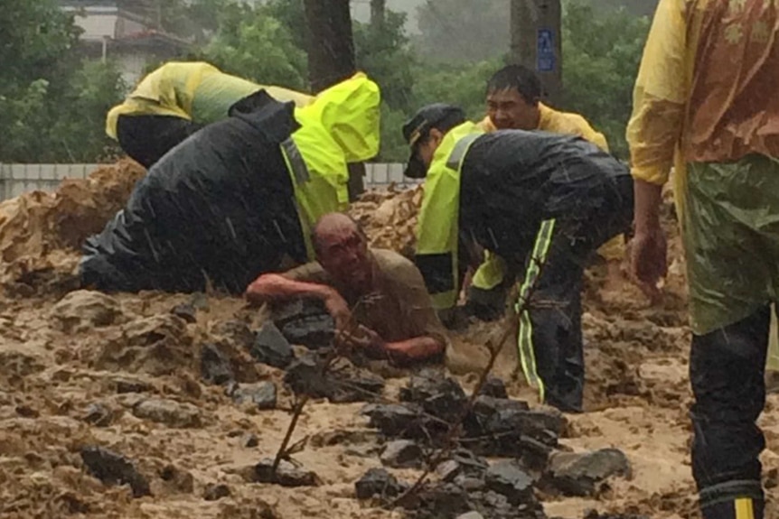 Landslide rescue in Taiwan during deadly Typhoon Soudelor