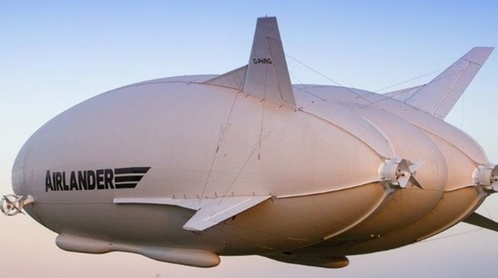 Airlander 10 in flight