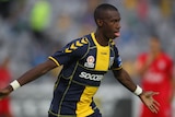 Bernie Ibini's goal kept the Mariners top of the A-League going in the final round before the finals.