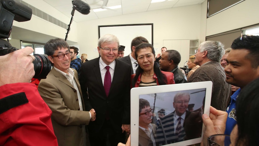 Kevin Rudd campaigns in Geelong