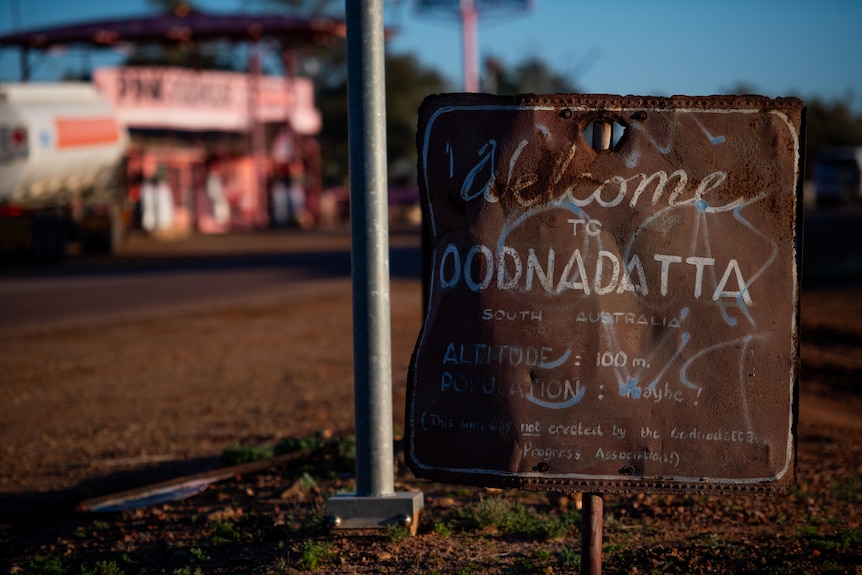 A sign that says Welcome to Oodnadatta