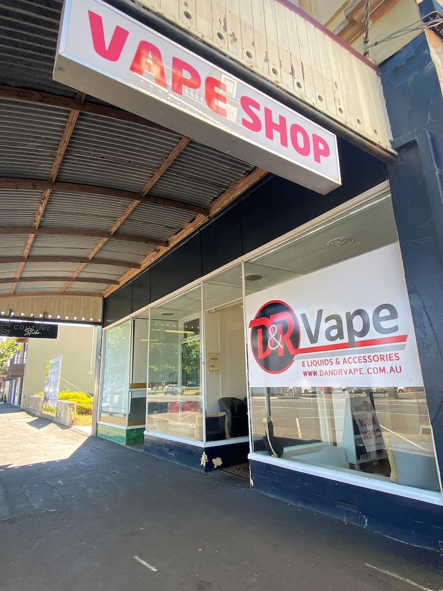 vape store front on street