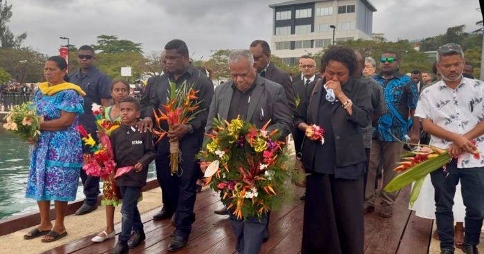 Vanuatu PM Jotham Napat isoim rispekta long ol pipol ilus long solwara
