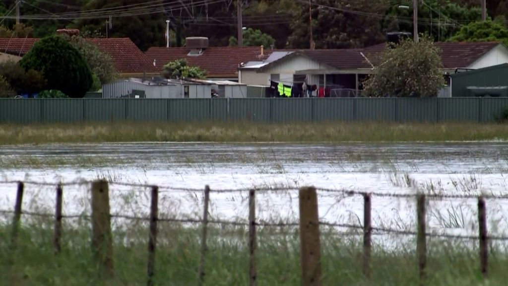 Victoria's flood impacted towns weigh up future - ABC News
