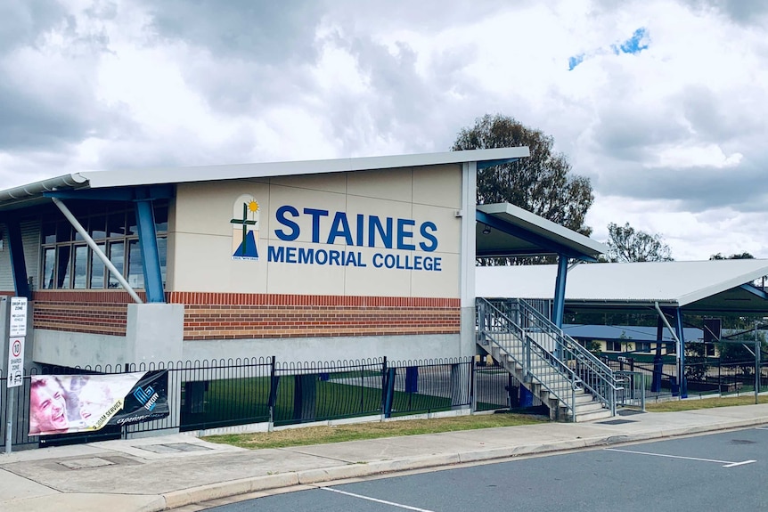Staines Memorial College