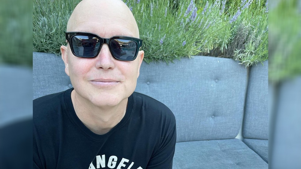 "The Chemo Is Working!" Blink-182's Mark Hoppus Gives Cancer Update ...