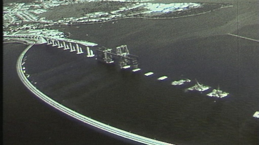 Commemoration for Hobart's floating bridge