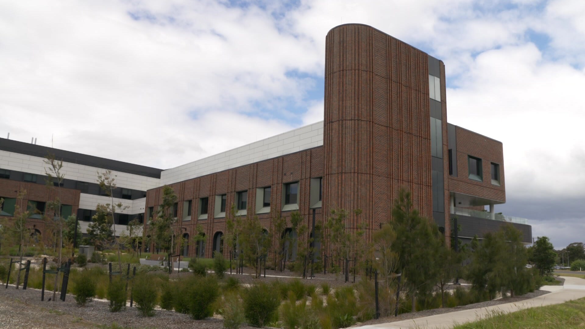 Calls for independent inquiry into medical trauma at Latrobe Regional ...