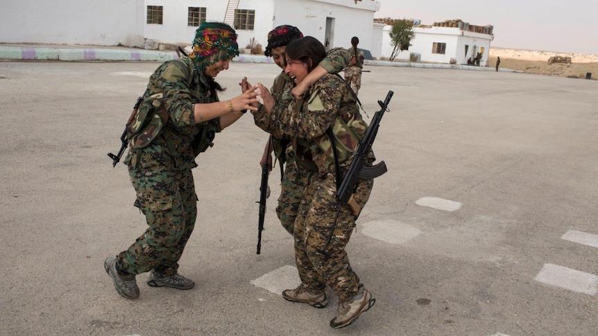 Arab girls fight jokingly