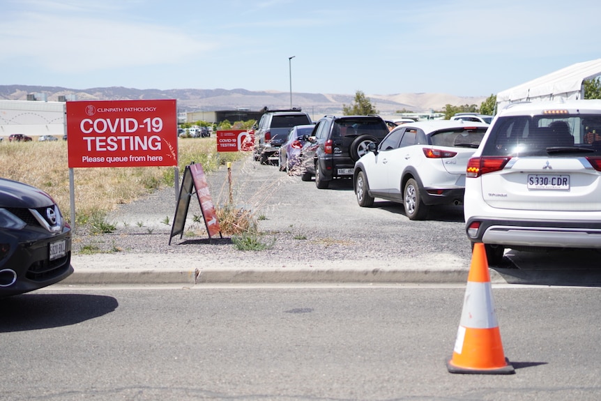 Cars lining up at COVID-19 testing site