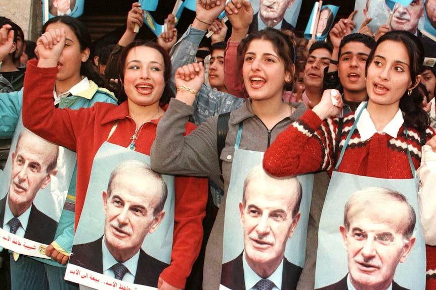 Syrian girls chant in support of Hafez al-Assad