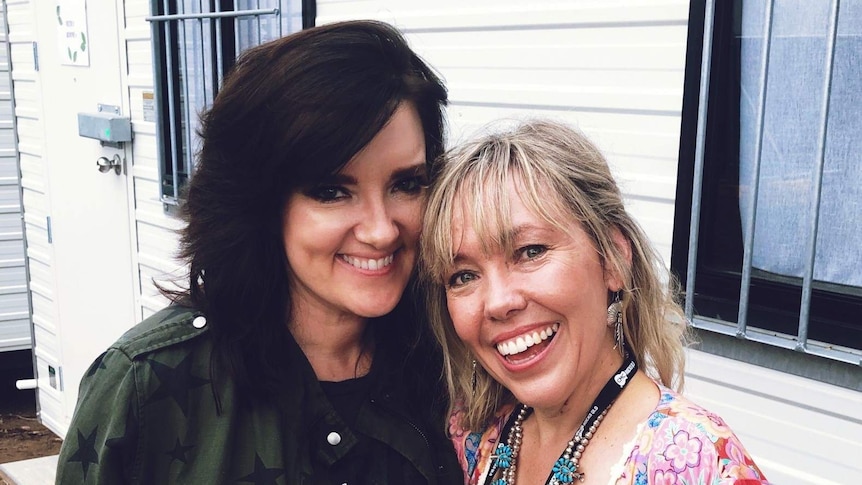 Brandy Clark and Felicity Urquhart standing next to each other.