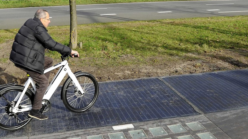 Netherlands solar bike path