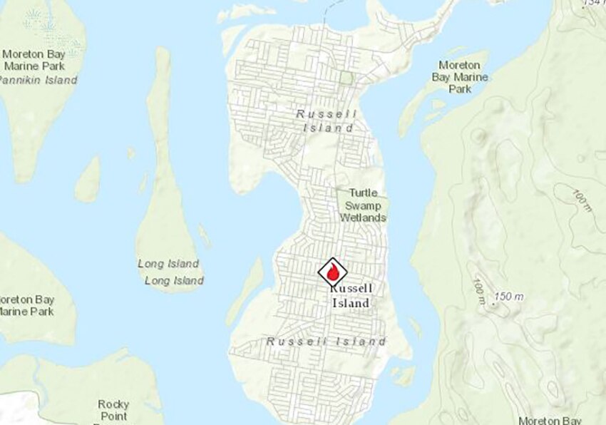 Bushfire threat easing on Russell Island in Moreton Bay ABC News