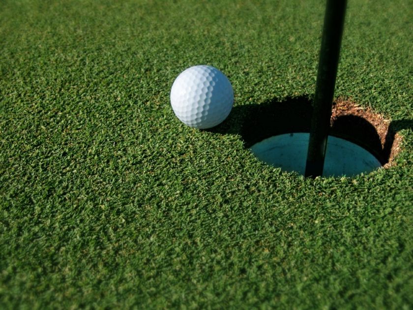 Peregian Springs Golf Club Warns Members Land Sale For Housing Subdivision Crucial To Club Survival Abc News