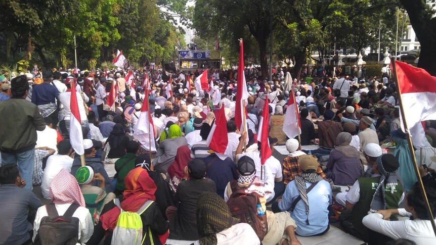 Aksi massa yang sempat hadir di depan gedung MK sepanjang sidang siang hingga sore hari.