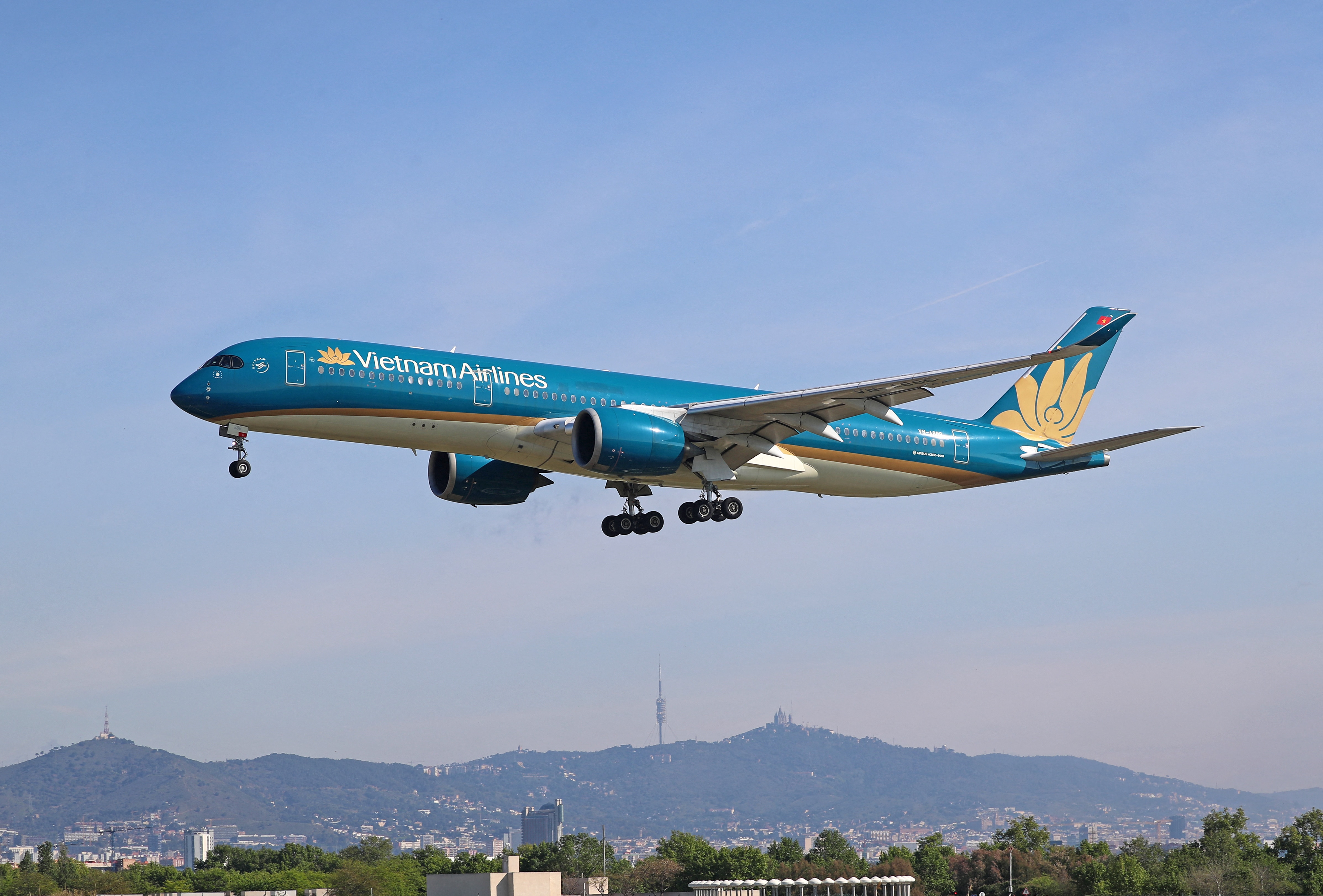 Shorter showers, reduced flights and no street lights among measures to address Asia's energy crisis