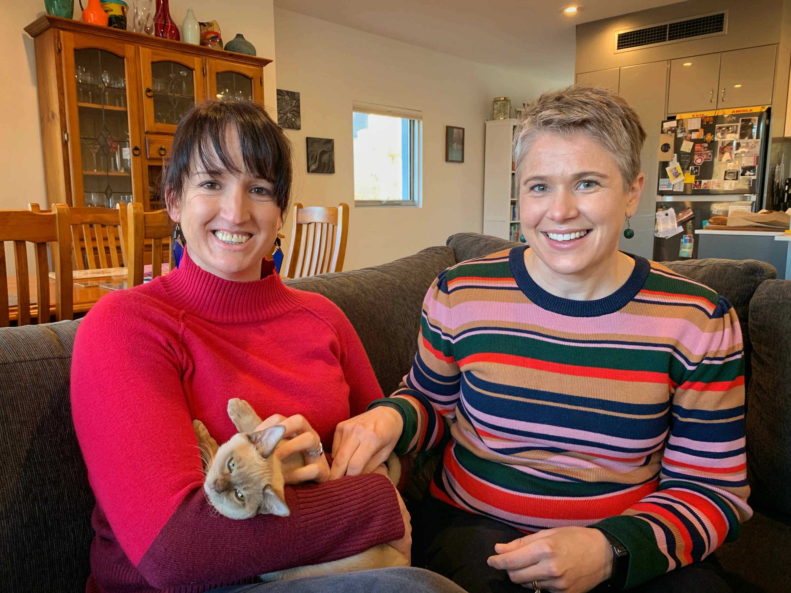 Amateur lesbian couple