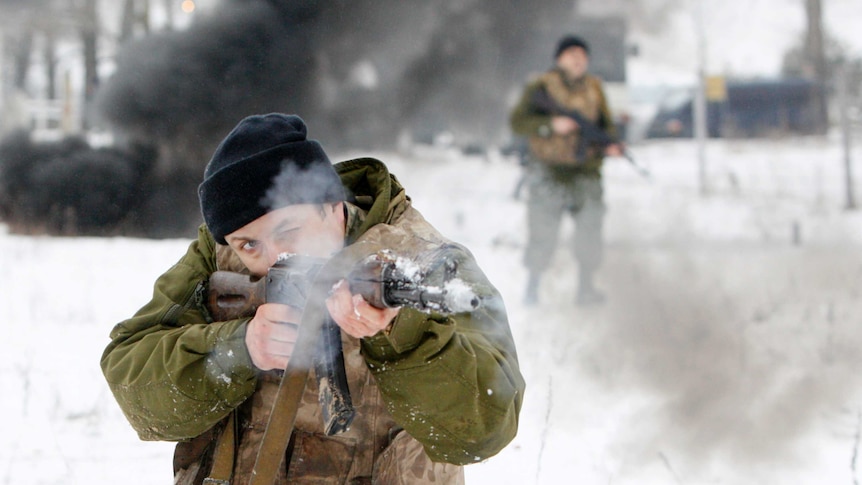 Ukraine Government forces train as ceasefire looms