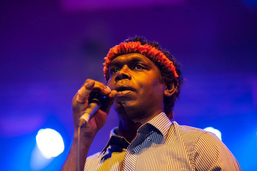 Rrawun Maymuru performs at the 2012 National Indigenous Music Awards in Darwin.