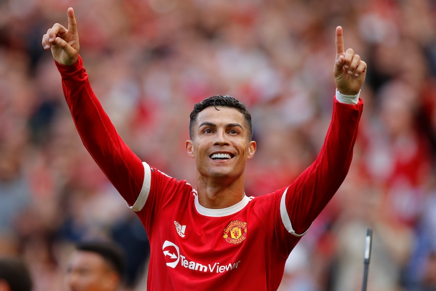 Cristiano Ronaldo scores twice for Manchester United in 4-1 win over  Newcastle - ABC News