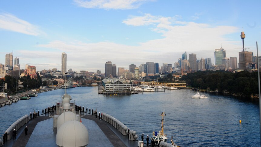 USS Blue Ridge arrives in Sydney