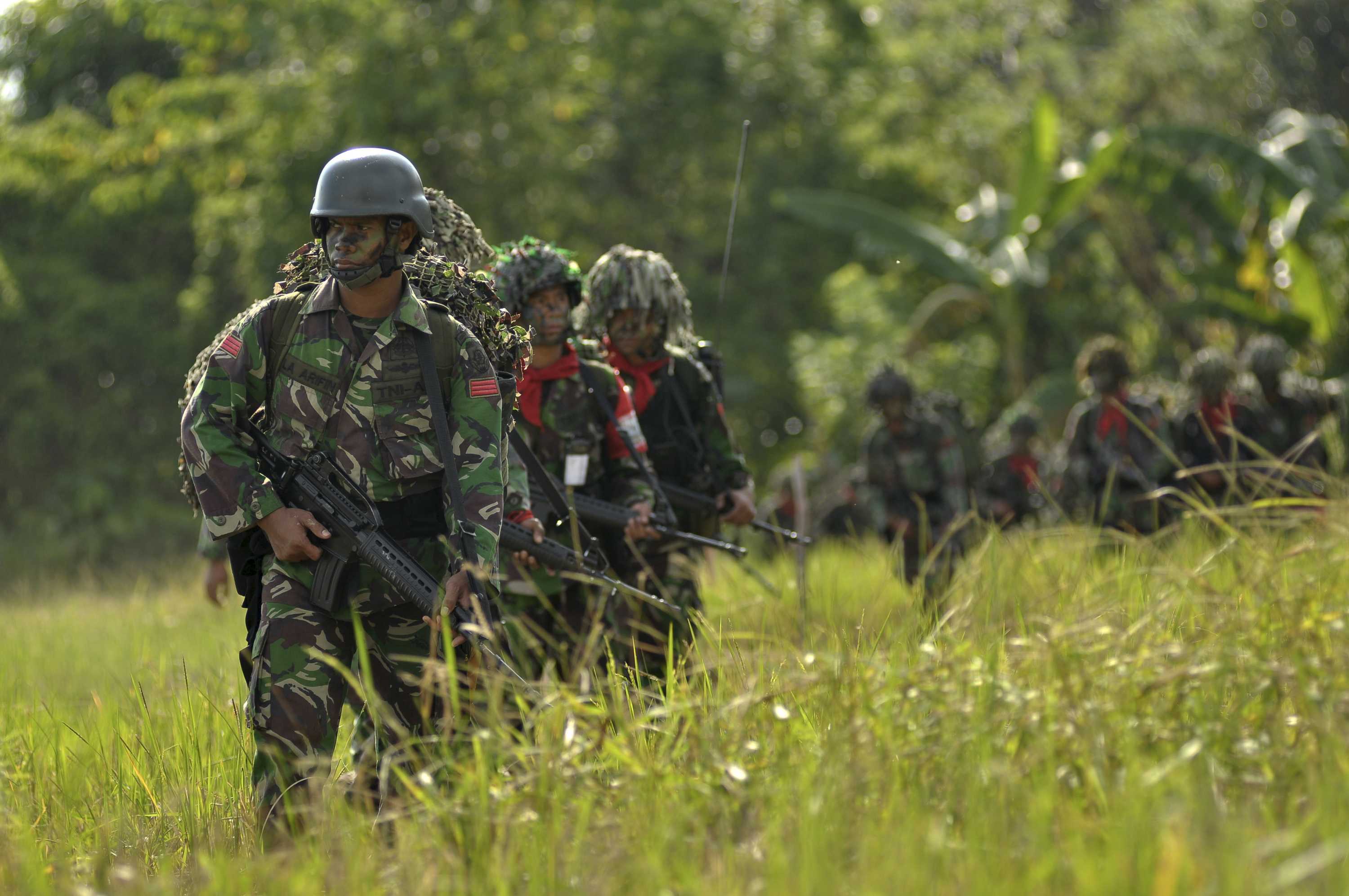Indonesian Military Mount Major Show Of Force In Terror Leader S Mountain Stronghold Abc News