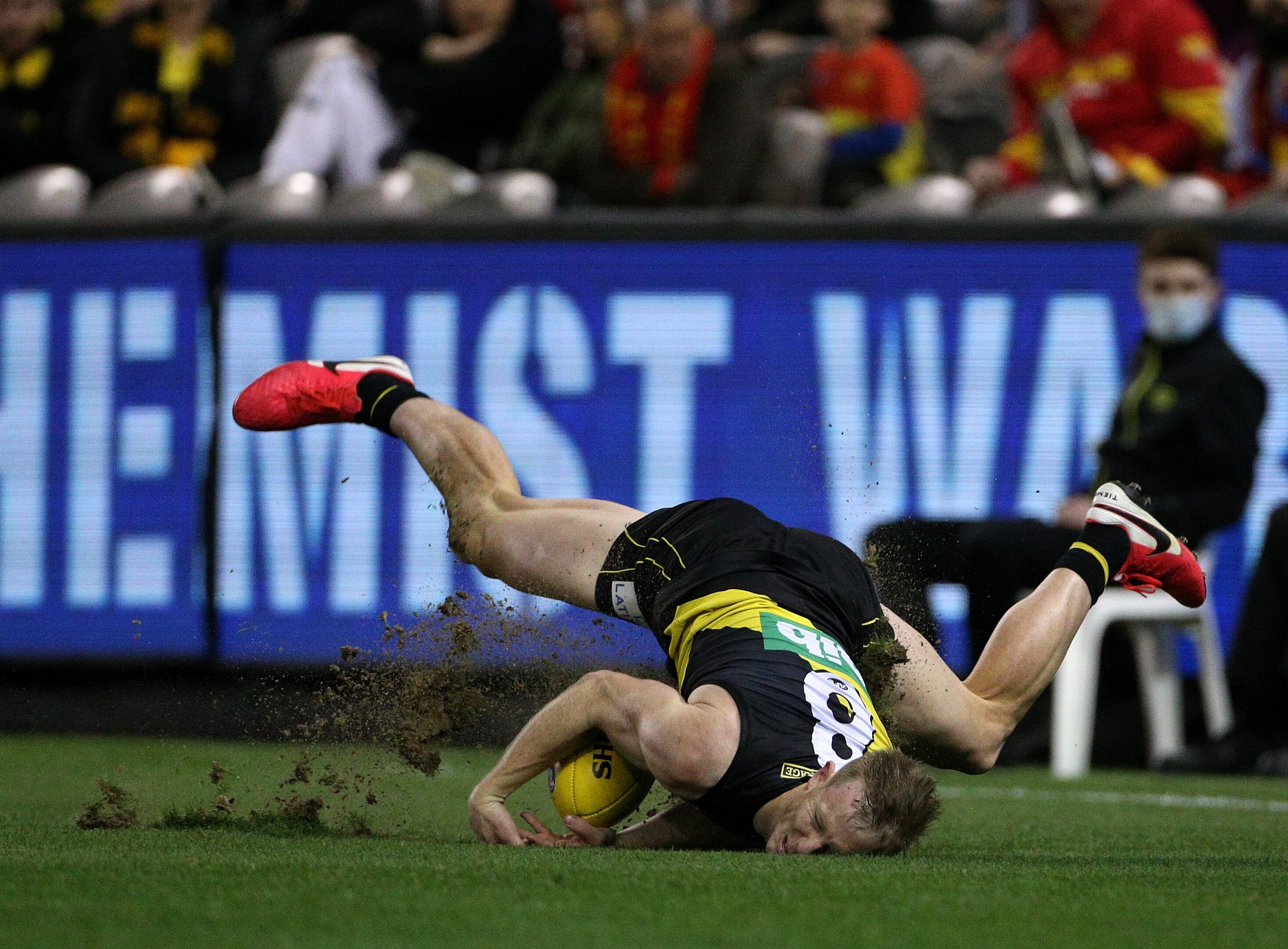 Gold Coast Suns defeat Richmond by 10 points in stunning ...