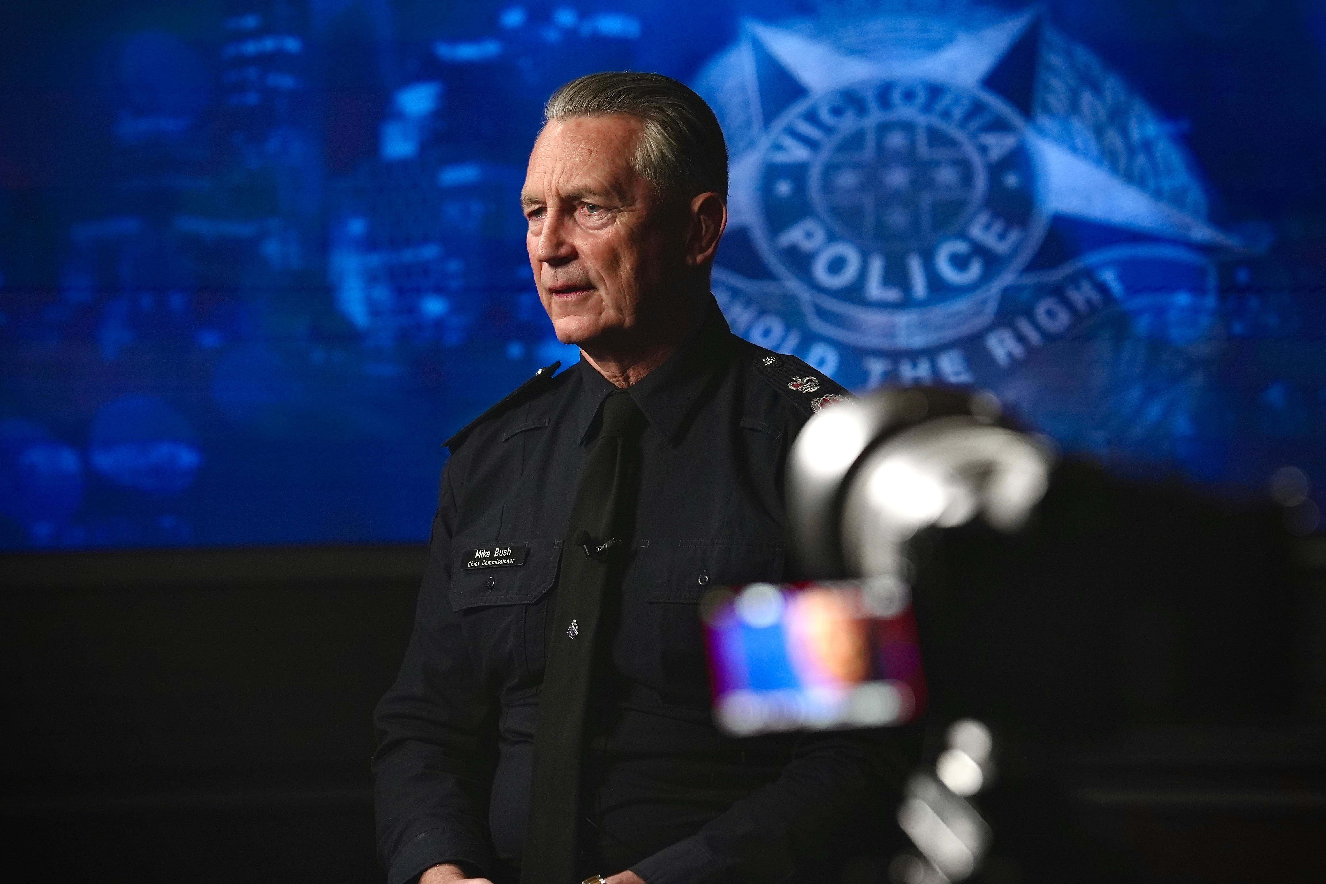 El jefe de policía de Victoria, Mike Bush, en el estudio de ABC.