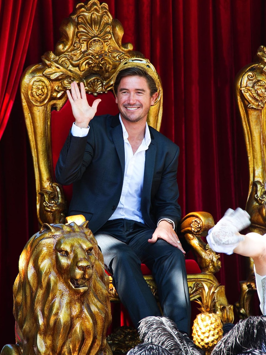 King Kewell waves to the Moomba crowds.