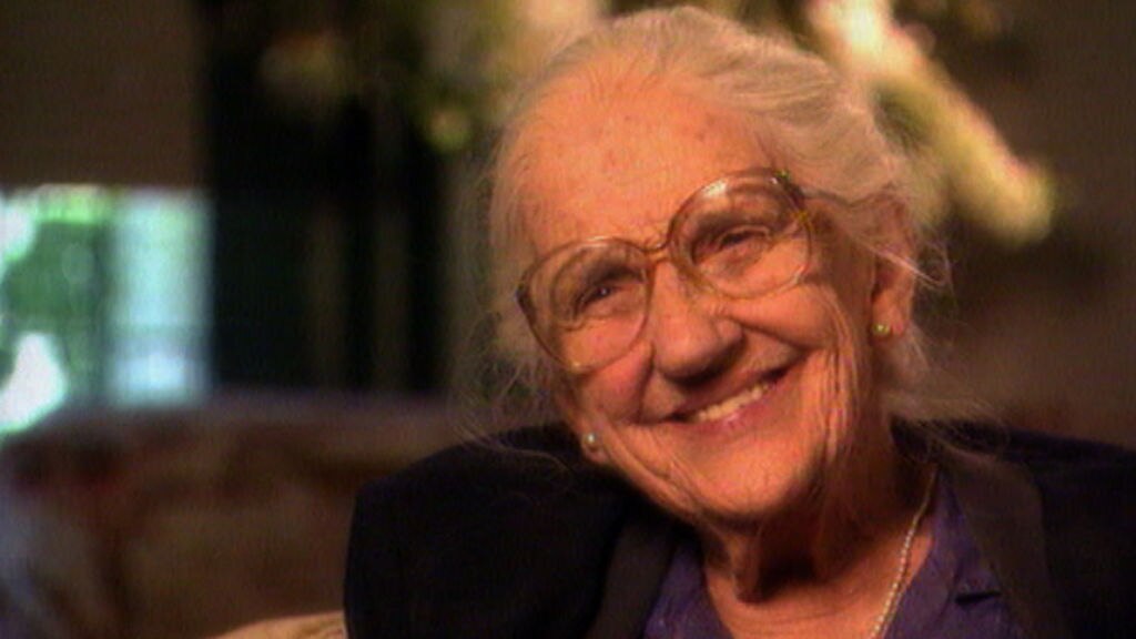 Tributes flow for Dame Elisabeth Murdoch - ABC News