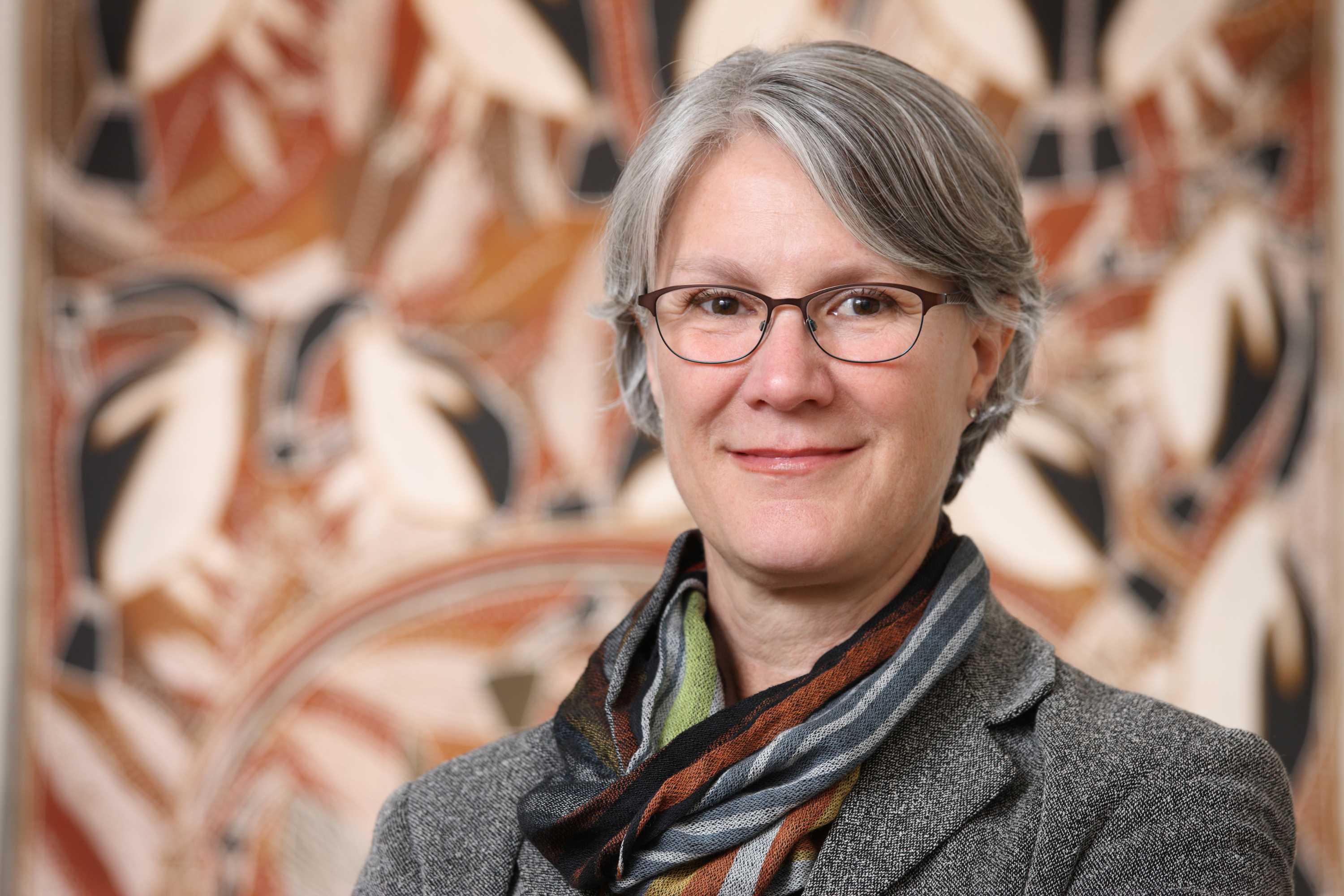 American awarded Order of Australia for promoting Indigenous art and