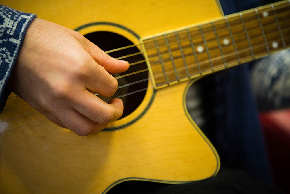 Music therapy guitar