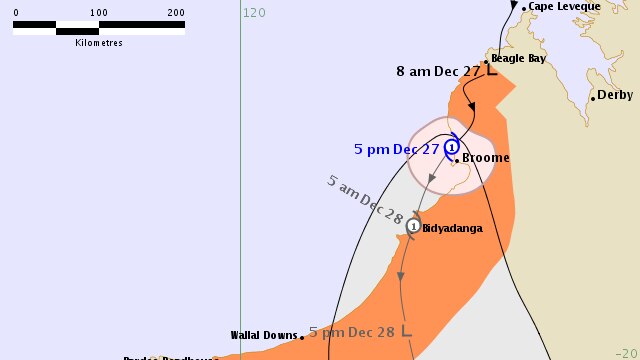 A map shows the cyclone is expected to make landfall on Thursday morning, as it tracks down the coast.