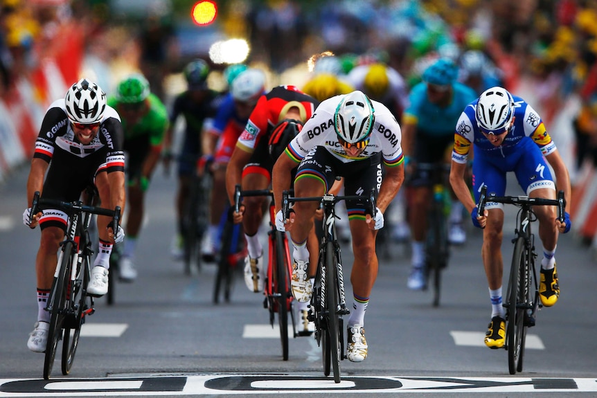 Peter Sagan wins sprint to clinch Tour de France third stage